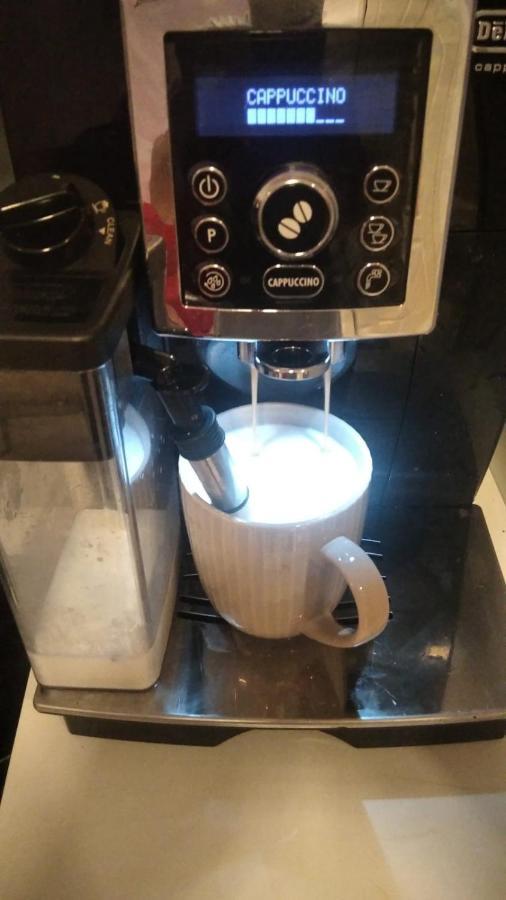 Yes, Yes! Lovely Apartment Good Amenities Budapest Center エクステリア 写真