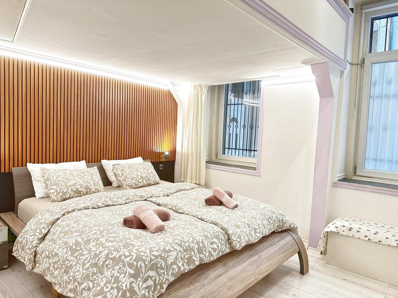 Yes, Yes! Lovely Apartment Good Amenities Budapest Center エクステリア 写真