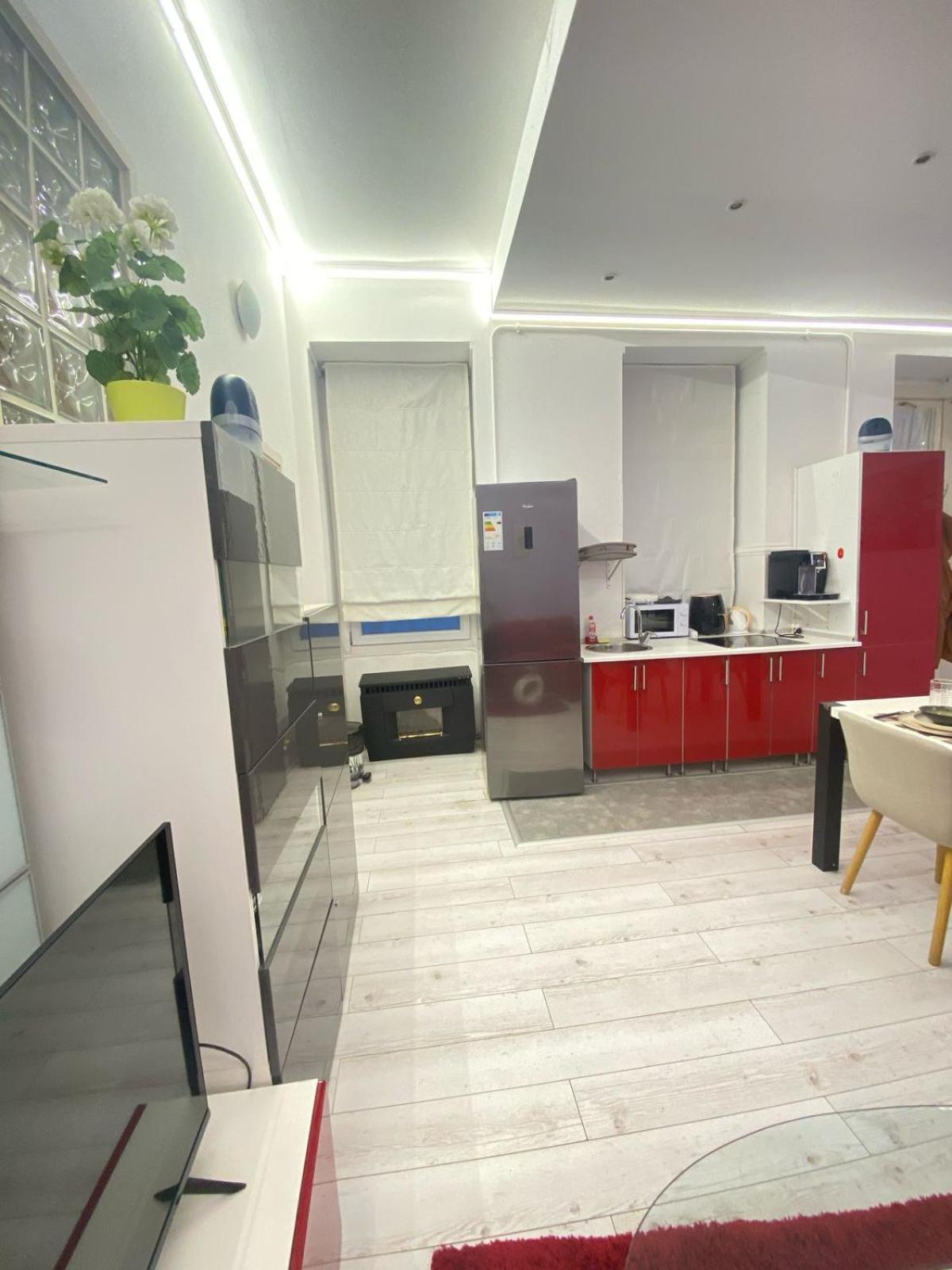 Yes, Yes! Lovely Apartment Good Amenities Budapest Center エクステリア 写真