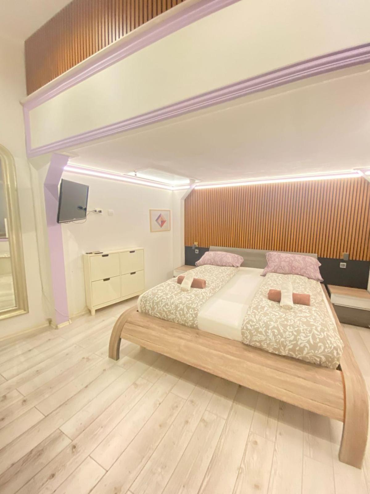 Yes, Yes! Lovely Apartment Good Amenities Budapest Center エクステリア 写真